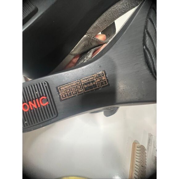 Vionic Ginger Silver Wedge Sandal Sz 9 - Picture 7 of 8